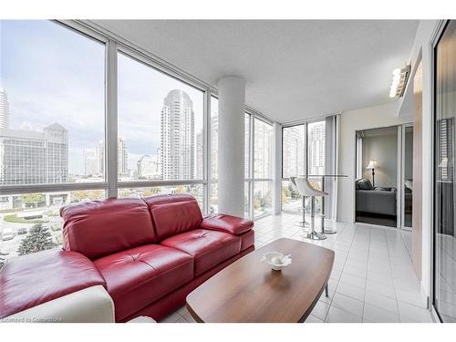 803-350 Webb Drive, Mississauga, ON - Indoor Photo Showing Living Room