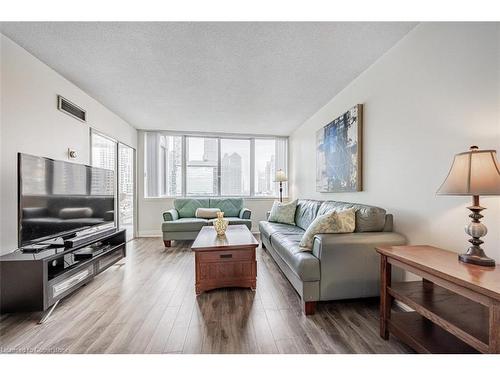 803-350 Webb Drive, Mississauga, ON - Indoor Photo Showing Living Room