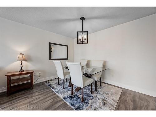 803-350 Webb Drive, Mississauga, ON - Indoor Photo Showing Dining Room