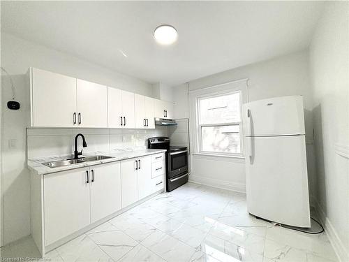 176 Church Street, St. Catharines, ON - Indoor Photo Showing Kitchen With Double Sink