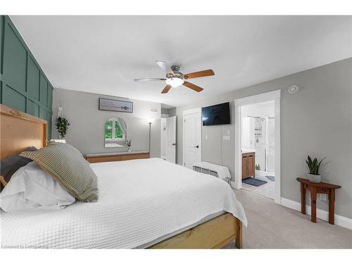 25 Lisbon Court, Wasaga Beach, ON - Indoor Photo Showing Bedroom