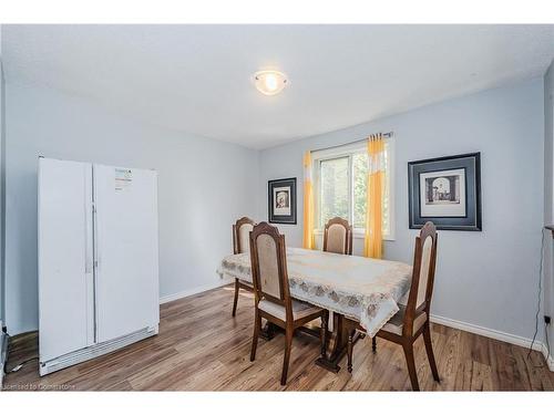 402 Imperial Road S, Guelph, ON - Indoor Photo Showing Dining Room