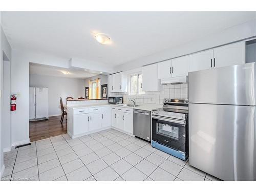 402 Imperial Road S, Guelph, ON - Indoor Photo Showing Kitchen