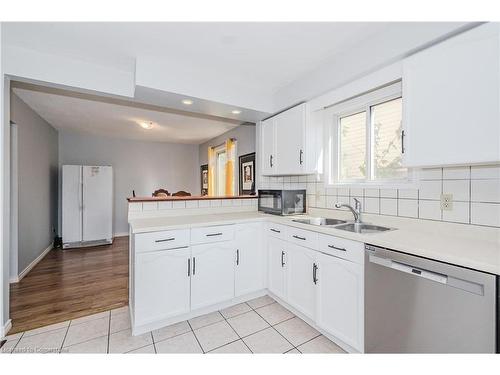 402 Imperial Road S, Guelph, ON - Indoor Photo Showing Kitchen With Double Sink