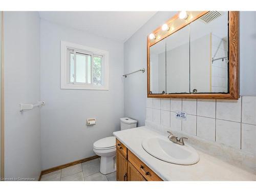 402 Imperial Road S, Guelph, ON - Indoor Photo Showing Bathroom