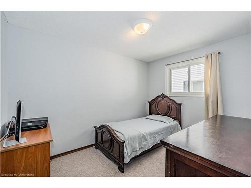 402 Imperial Road S, Guelph, ON - Indoor Photo Showing Bedroom