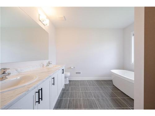 15 Bird Street, Simcoe, ON - Indoor Photo Showing Bathroom