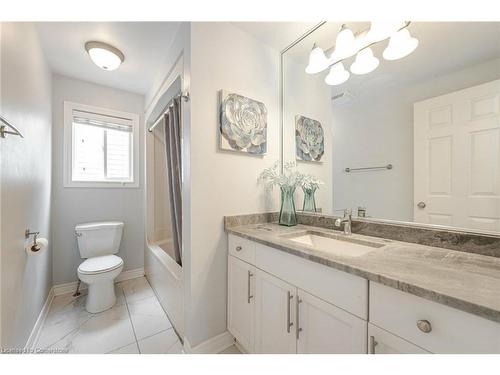 43 Sinclair Street, Guelph, ON - Indoor Photo Showing Bathroom