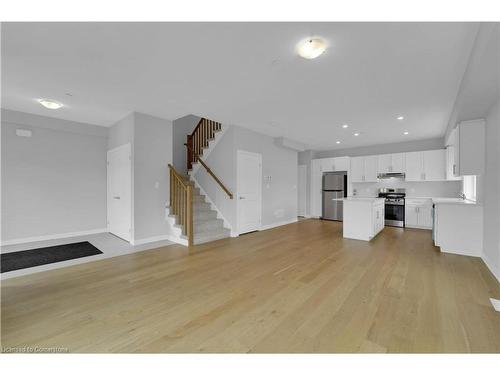 2 Bromley Drive, St. Catharines, ON - Indoor Photo Showing Kitchen