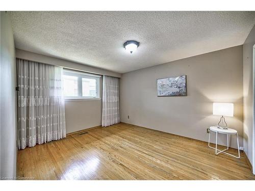 211 Cherry Post Drive, Peel, ON - Indoor Photo Showing Other Room