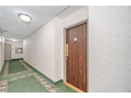 1704-18 Knightsbridge Road, Brampton, ON - Indoor Photo Showing Other Room