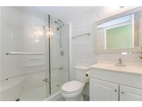 1704-18 Knightsbridge Road, Brampton, ON - Indoor Photo Showing Bathroom