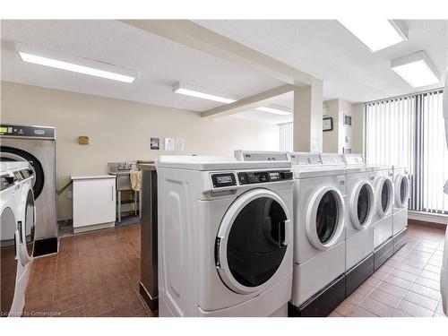 1704-18 Knightsbridge Road, Brampton, ON - Indoor Photo Showing Laundry Room