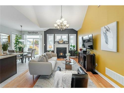 82 Latimer Avenue Avenue, Angus, ON - Indoor Photo Showing Living Room With Fireplace