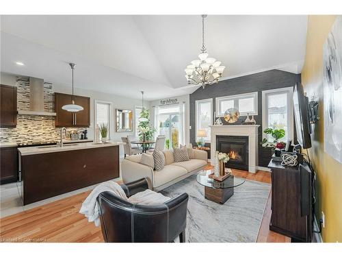 82 Latimer Avenue Avenue, Angus, ON - Indoor Photo Showing Living Room With Fireplace