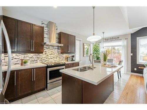 82 Latimer Avenue Avenue, Angus, ON - Indoor Photo Showing Kitchen With Double Sink With Upgraded Kitchen