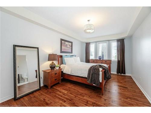 82 Latimer Avenue Avenue, Angus, ON - Indoor Photo Showing Bedroom