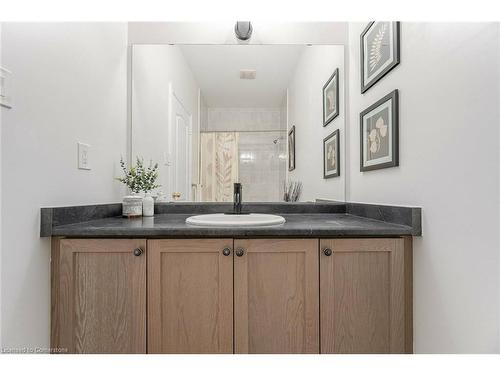 82 Latimer Avenue Avenue, Angus, ON - Indoor Photo Showing Bathroom