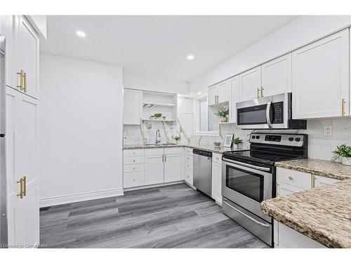 6700 32 Side Road, Acton, ON - Indoor Photo Showing Kitchen With Stainless Steel Kitchen