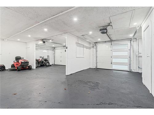 6700 32 Side Road, Acton, ON - Indoor Photo Showing Garage