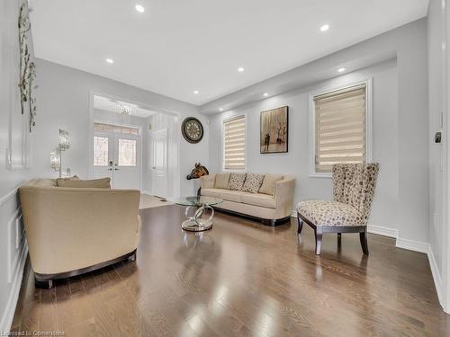 54 Maple Trail Road, Caledon, ON - Indoor Photo Showing Living Room