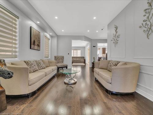 54 Maple Trail Road, Caledon, ON - Indoor Photo Showing Living Room