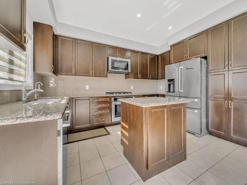 54 Maple Trail Road, Caledon, ON - Indoor Photo Showing Kitchen