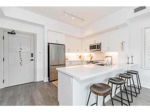 212-1 Hume Street, Collingwood, ON - Indoor Photo Showing Kitchen