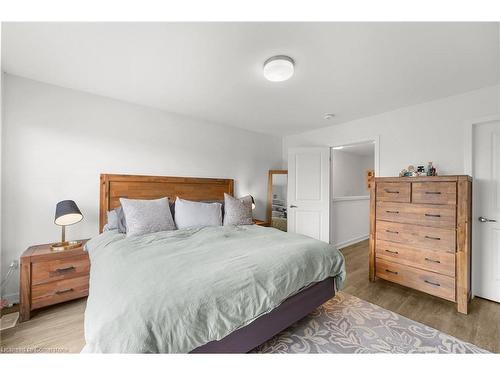 10-350 River Road, Cambridge, ON - Indoor Photo Showing Bedroom