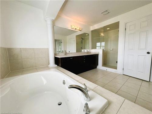 7646 Goldenrod Trail, Niagara Falls, ON - Indoor Photo Showing Bathroom