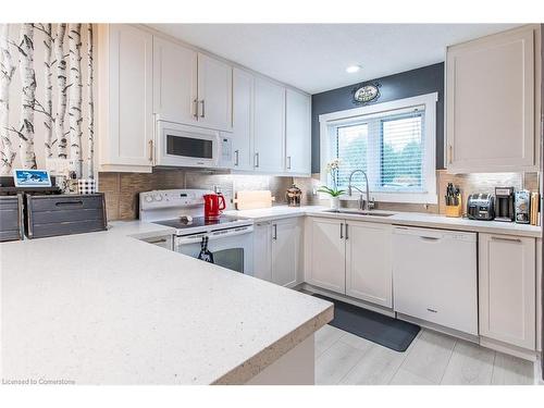 554 Oxbow Crescent, Collingwood, ON - Indoor Photo Showing Kitchen