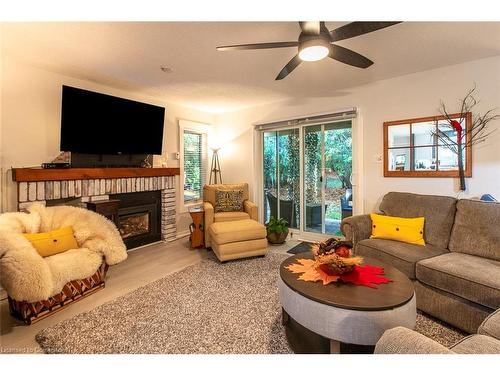 554 Oxbow Crescent, Collingwood, ON - Indoor Photo Showing Living Room With Fireplace