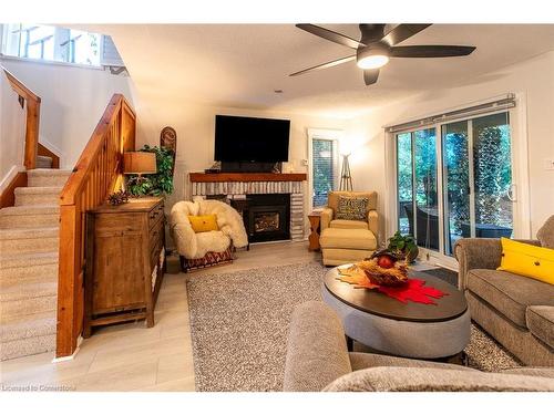 554 Oxbow Crescent, Collingwood, ON - Indoor Photo Showing Living Room With Fireplace