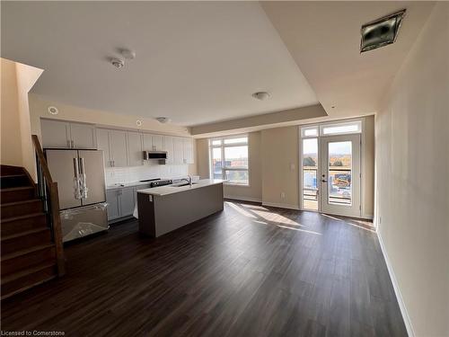 1565 Rose Way, Milton, ON - Indoor Photo Showing Kitchen