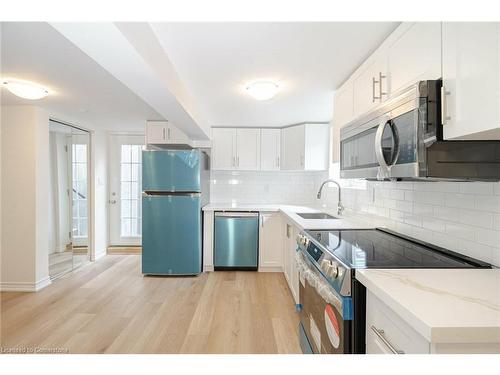 163 Bruce Street, Brantford, ON - Indoor Photo Showing Kitchen With Upgraded Kitchen