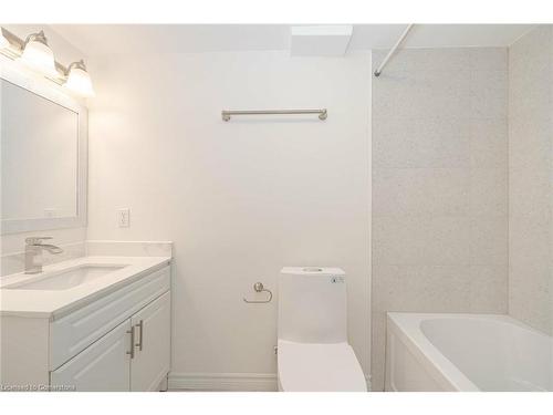 163 Bruce Street, Brantford, ON - Indoor Photo Showing Bathroom