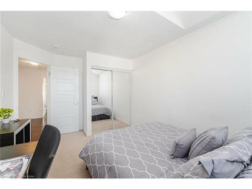 36-1000 Asleton Boulevard, Milton, ON - Indoor Photo Showing Bedroom