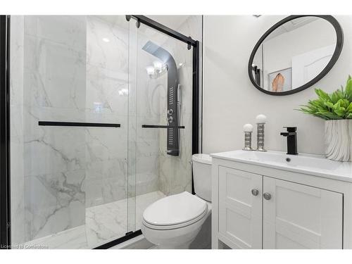 122 Longford Drive, Newmarket, ON - Indoor Photo Showing Bathroom