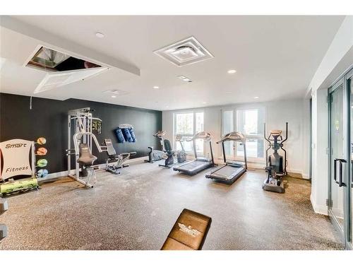 429-95 Dundas Street E, Oakville, ON - Indoor Photo Showing Gym Room