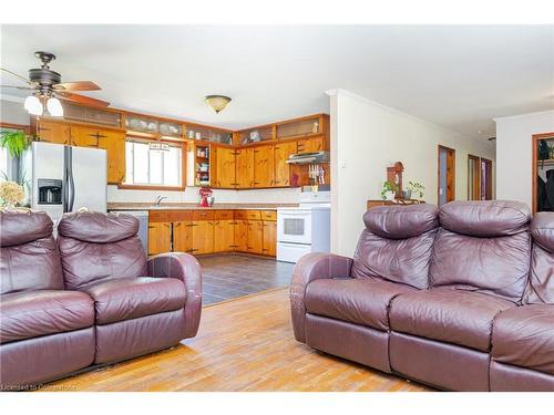 155756 7Th Line, Markdale, ON - Indoor Photo Showing Living Room