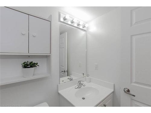 1002-220 Forum Drive, Mississauga, ON - Indoor Photo Showing Bathroom