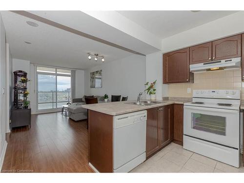 1002-220 Forum Drive, Mississauga, ON - Indoor Photo Showing Kitchen