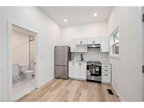 Unit A-222 Hamilton Road, London, ON - Indoor Photo Showing Kitchen