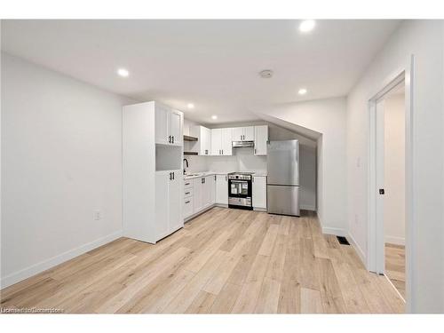 Unit C-222 Hamilton Road, London, ON - Indoor Photo Showing Kitchen