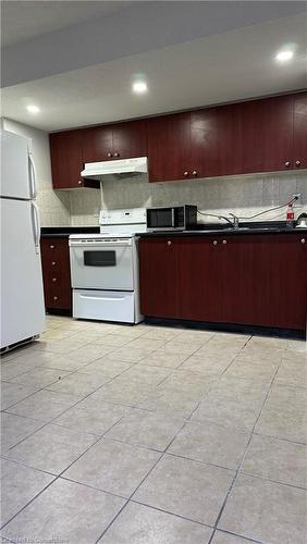 28 Tawnie Crescent, Brampton, ON - Indoor Photo Showing Kitchen