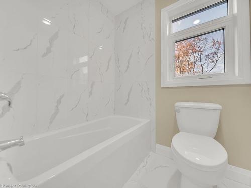 4 Elm Street, Ingersoll, ON - Indoor Photo Showing Bathroom