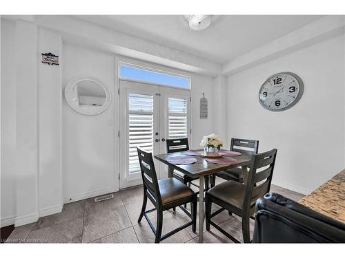 130 Chartwell Circle, Hamilton, ON - Indoor Photo Showing Dining Room