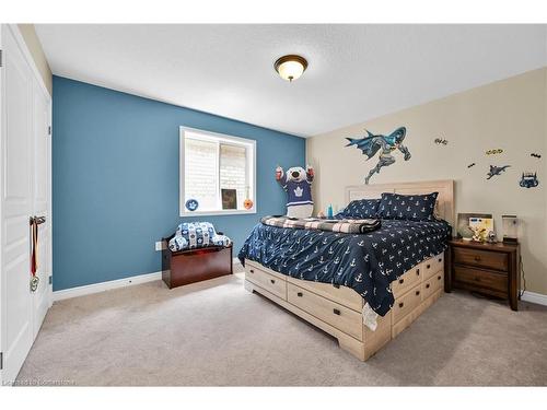 130 Chartwell Circle, Hamilton, ON - Indoor Photo Showing Bedroom