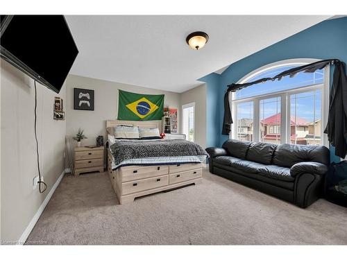 130 Chartwell Circle, Hamilton, ON - Indoor Photo Showing Bedroom