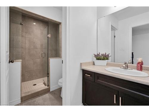 130 Chartwell Circle, Hamilton, ON - Indoor Photo Showing Bathroom